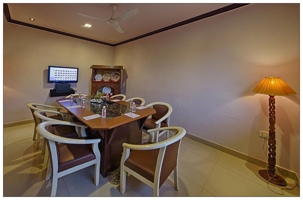 Nirali Dhani Ethnic Heritage Hotel And Resort ジョードプル エクステリア 写真