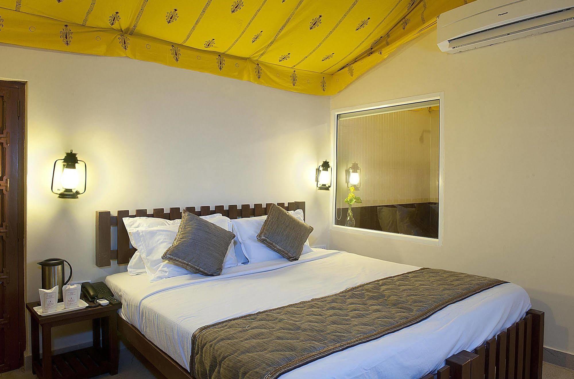 Nirali Dhani Ethnic Heritage Hotel And Resort ジョードプル エクステリア 写真