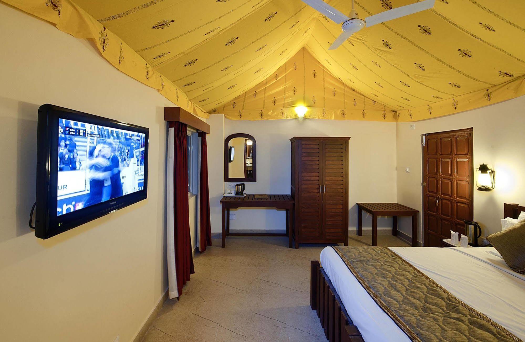 Nirali Dhani Ethnic Heritage Hotel And Resort ジョードプル エクステリア 写真