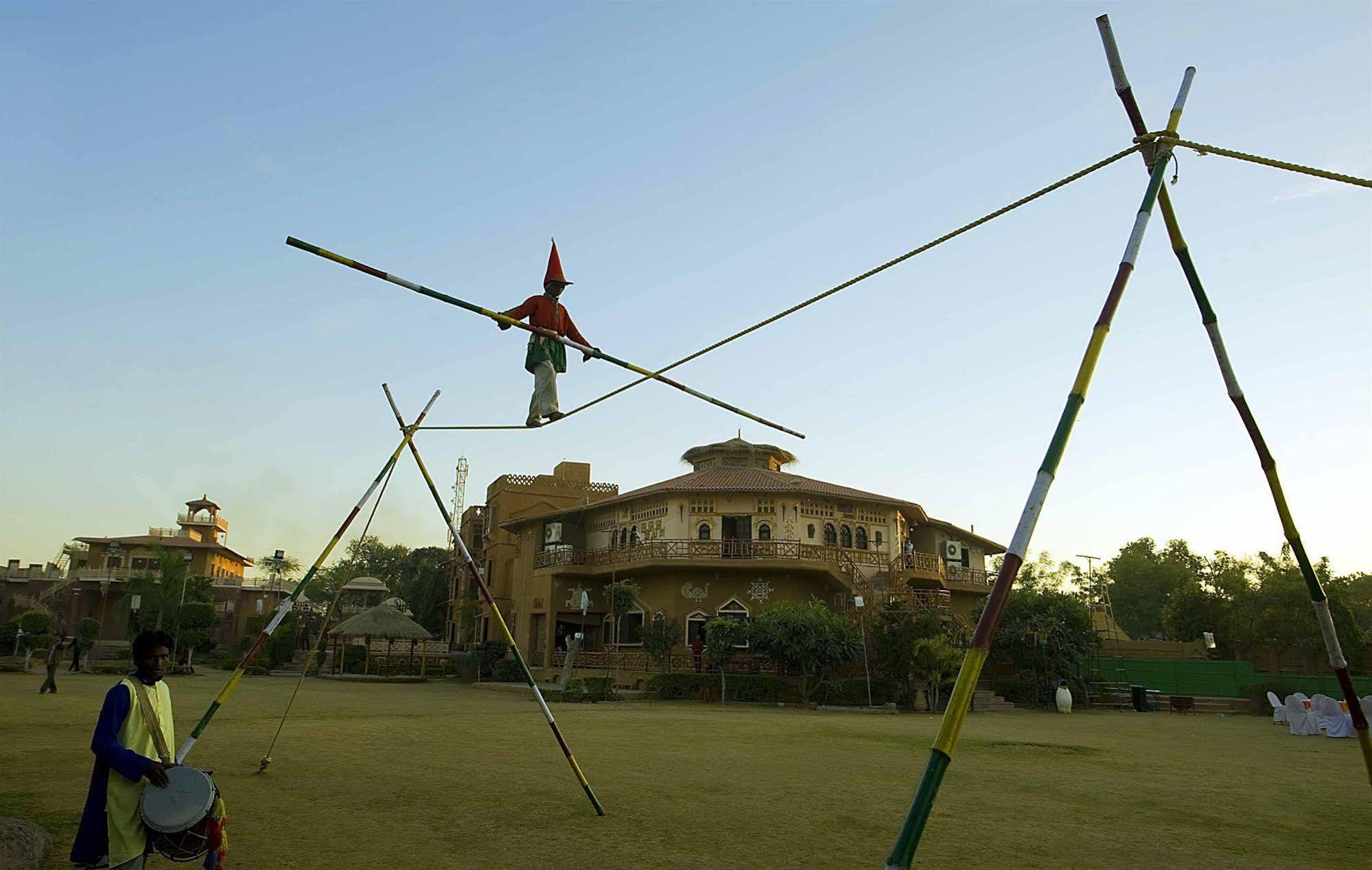Nirali Dhani Ethnic Heritage Hotel And Resort ジョードプル エクステリア 写真